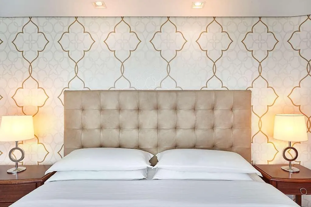מלון Hilton Porto Alegre, Brazil 5*,