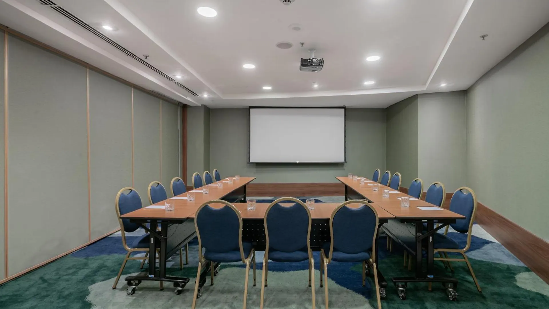 מלון Hilton Porto Alegre, Brazil 5*,